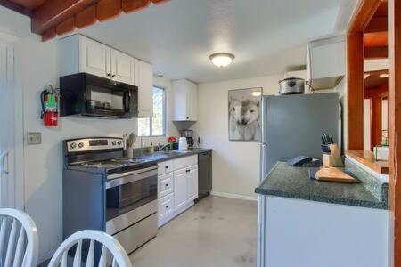 Blue Door Cottage 12 Miles To Yosemite Bbq Oakhurst Zewnętrze zdjęcie