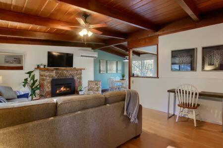 Blue Door Cottage 12 Miles To Yosemite Bbq Oakhurst Zewnętrze zdjęcie